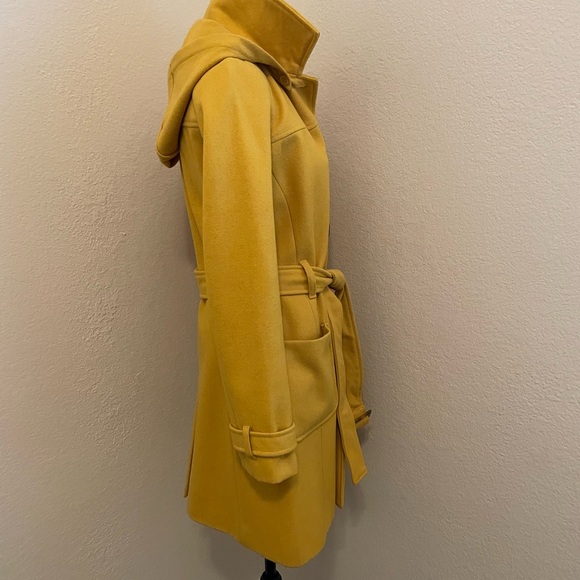 Banana Republic Yellow Trench Coat with Belt - Picture 2 of 14